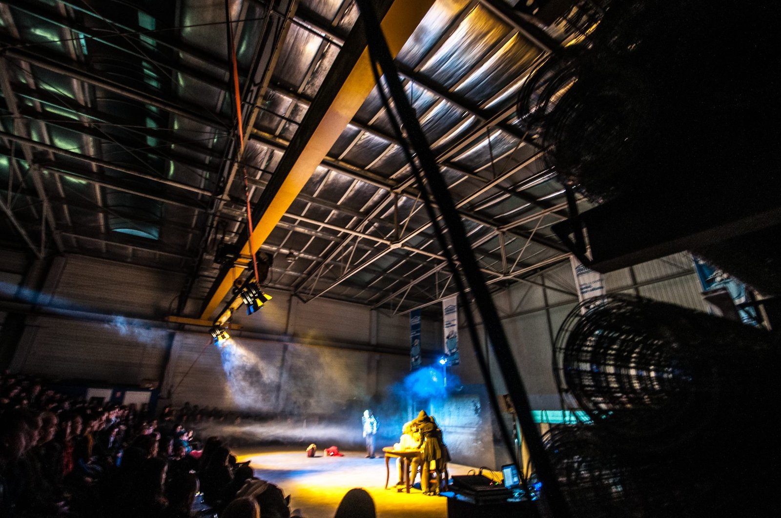 25 ore de teatru non-stop